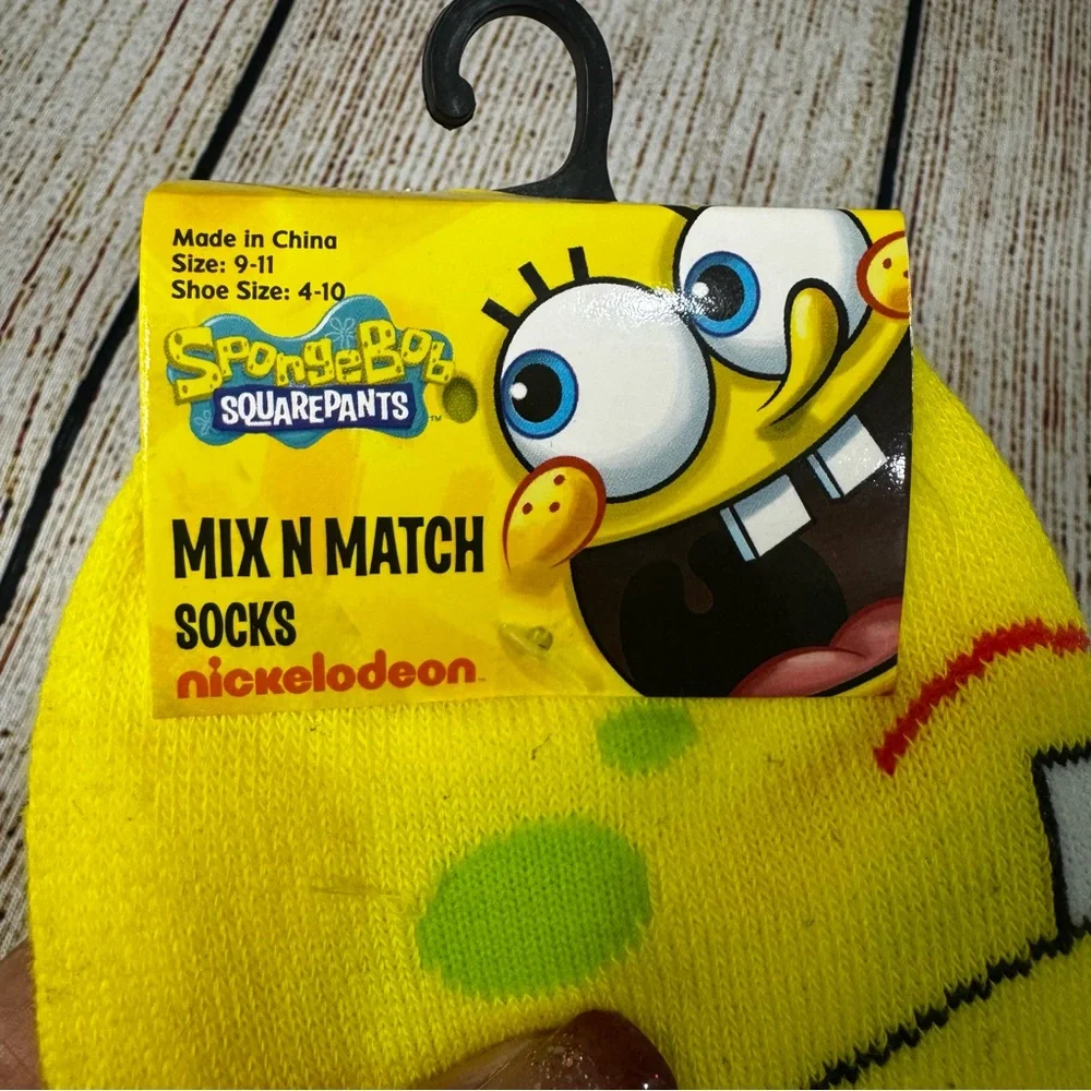 NWT Nickelodeon SpongeBob SquarePants Ankle Socks with Pompom Set (8 pairs)